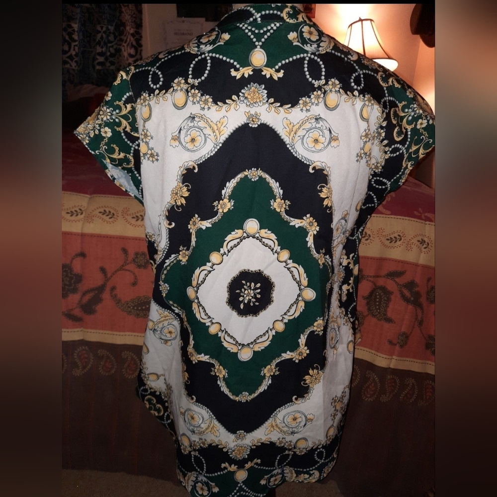 Silky Tee - Picture 2 of 3